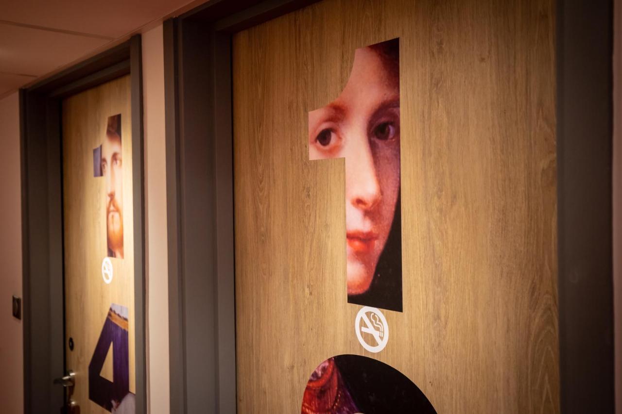 Standard Double Room,747107714:JPEG